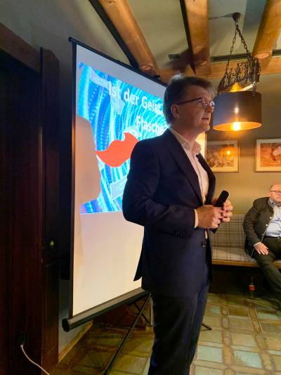 Thomas Gimperlein, stellvertretender Vorstandsvorsitzender der VR Metropolregion Nürnberg e.G. und die Mittelstands-Union informierten Selbständige und Bürger zu dieser Bedrohung