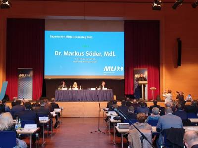 Dr. Markus Söder, MdL spricht in seiner Ansprache u.a. zum Wirtschaftsstandort von Bayern.