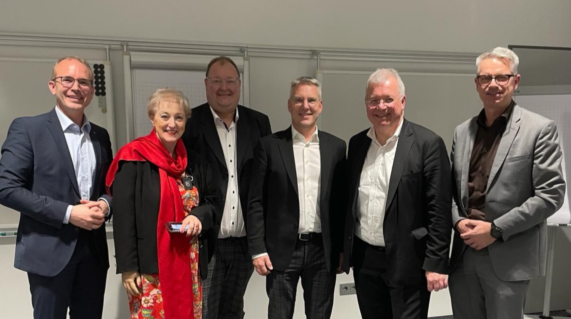 Markus Ferber (MdEP) und MU Frth zu Gast bei uvex group in Frth